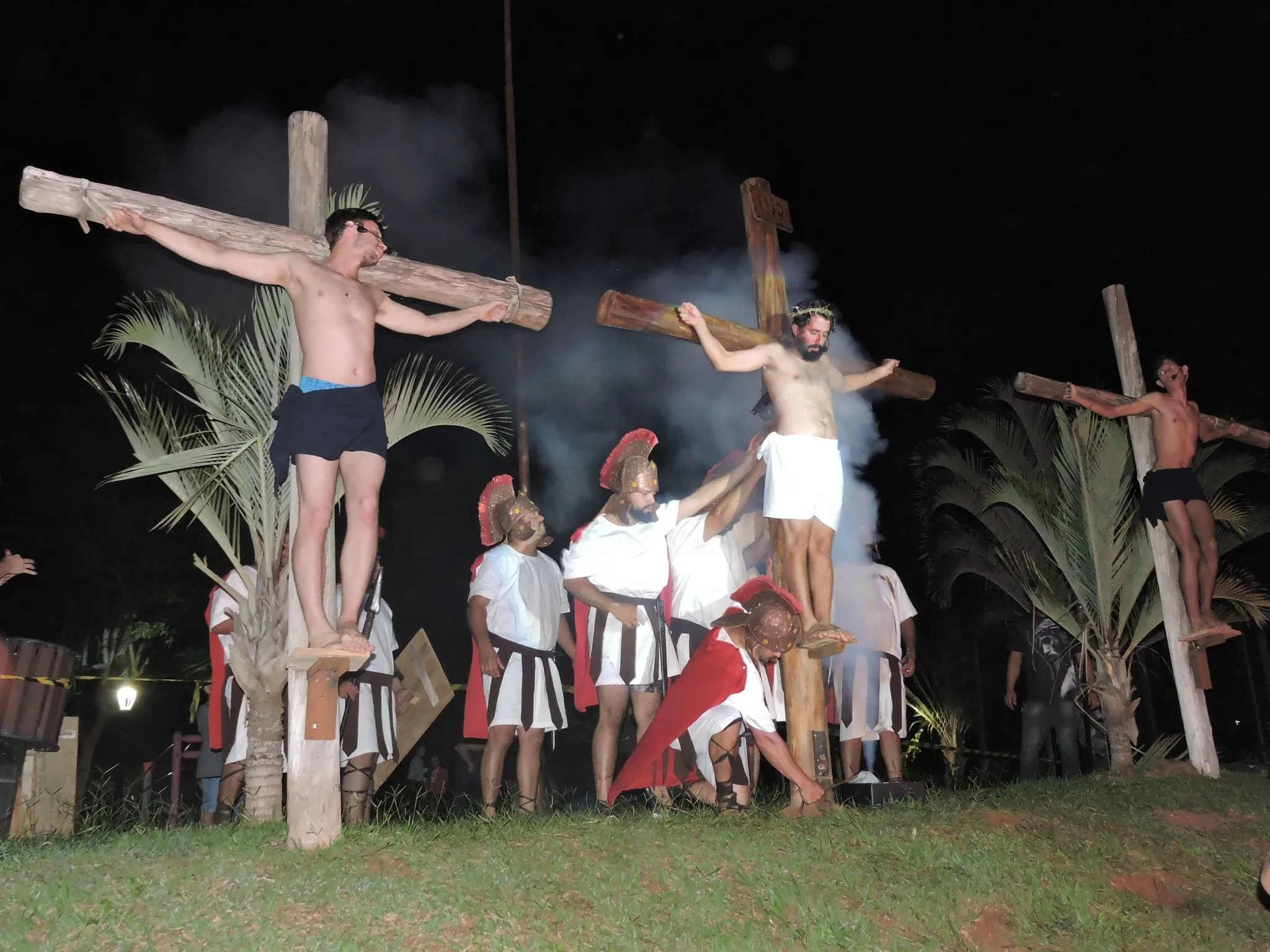 Chris Hemsworth em 12 Heróis